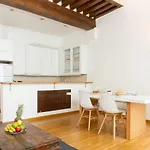 St Germain - La Monnaie Apartment